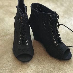 Torrid peep toe wedges